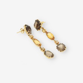 endientes largos de oro 18kt con piedras marrones y cierre a presión