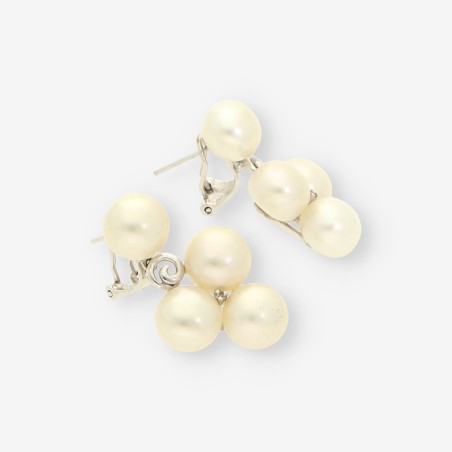 Pendientes de oro blanco 18kt con perlas y brillantes, cierre omega