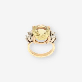 Anillo de Oro con Piedra Amarilla y Brillantes