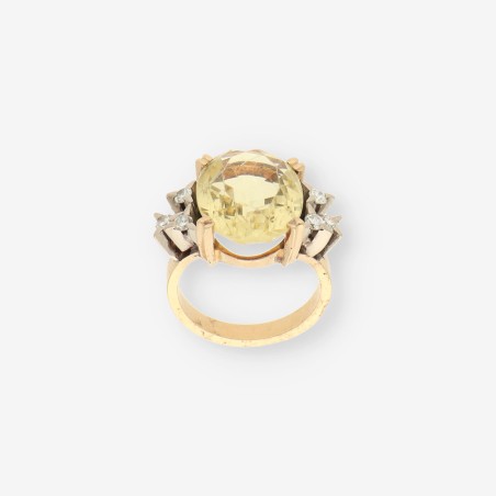 Anillo de Oro con Piedra Amarilla y Brillantes
