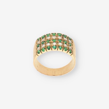 Anillo de Oro con Piedra Verde y Circonitas