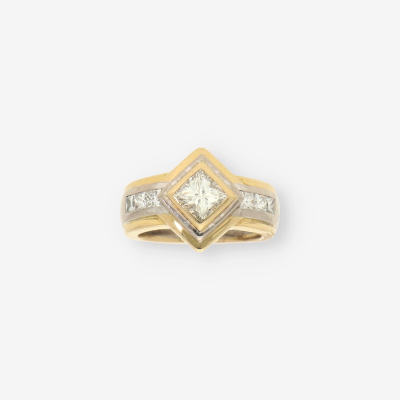 Anillo de Oro Blanco y Amarillo con Brillantes Anillo de Oro Blanco y Amarillo con Brillantes