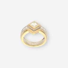 Anillo de Oro Blanco y Amarillo con Brillantes