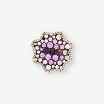Anillo oro blanco, brillantes y p. lila