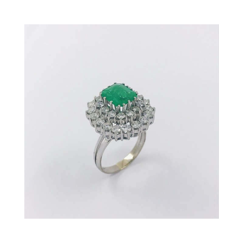 Anillo en oro 18kt con esmeralda y brillantes