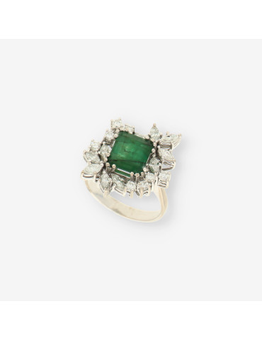Anillo oro bl. Esmeralda y brillantes
