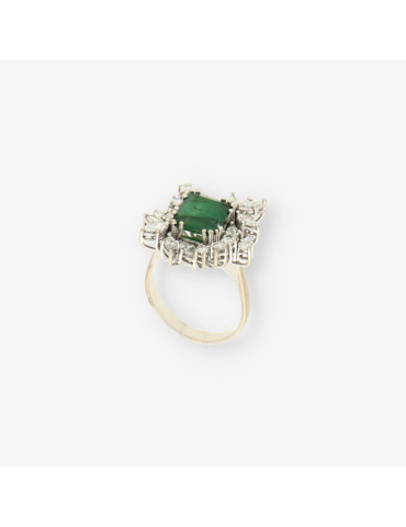 Anillo oro bl. Esmeralda y brillantes