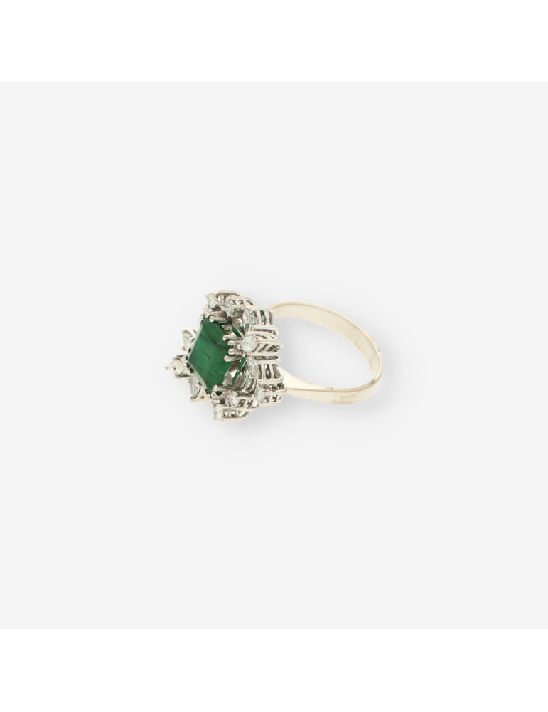Anillo oro bl. Esmeralda y brillantes