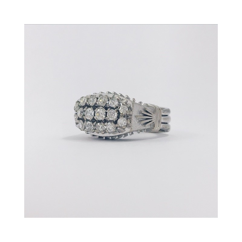 Anillo en oro blanco 18kt con brillantes.