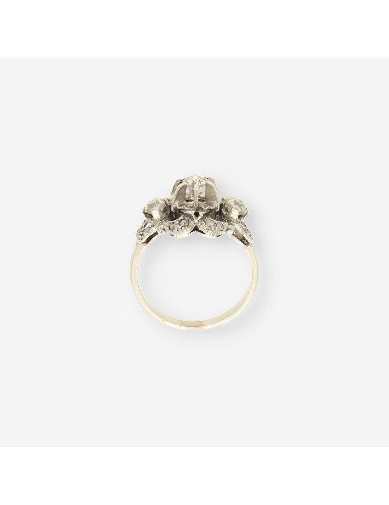 Anillo roseton oro blanco y bri