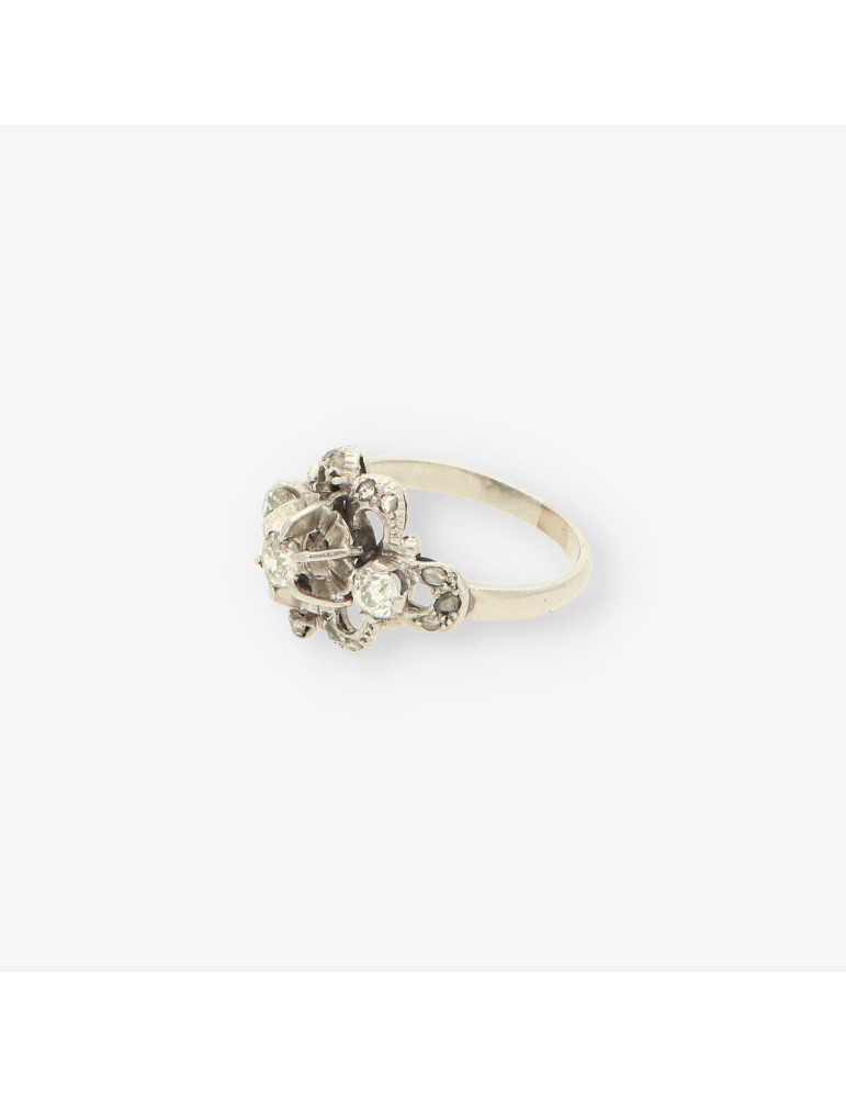 Anillo roseton oro blanco y bri
