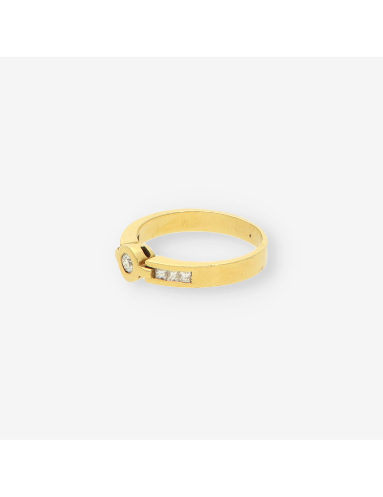 Anillo oro y bri