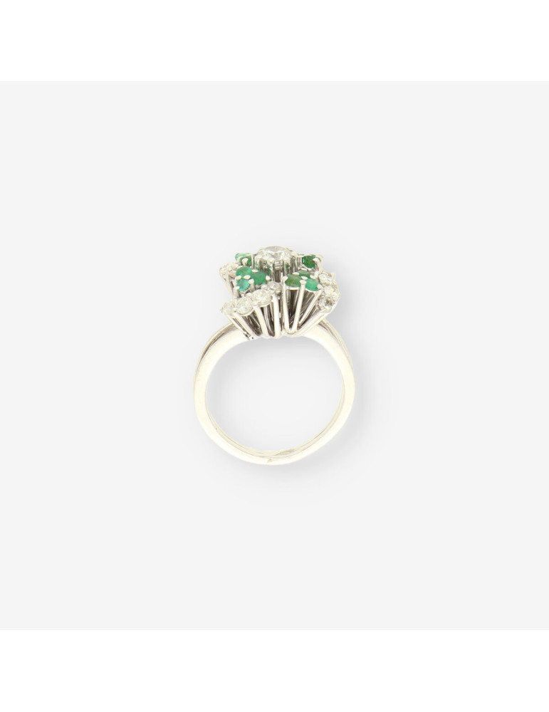 Anillo oro blanco brillantes y esmeralda