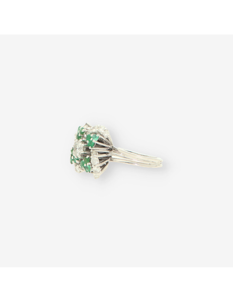 Anillo oro blanco brillantes y esmeralda