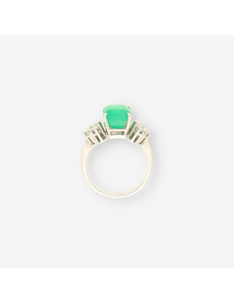 Anillo oro bl. Esmeralda y brillantes