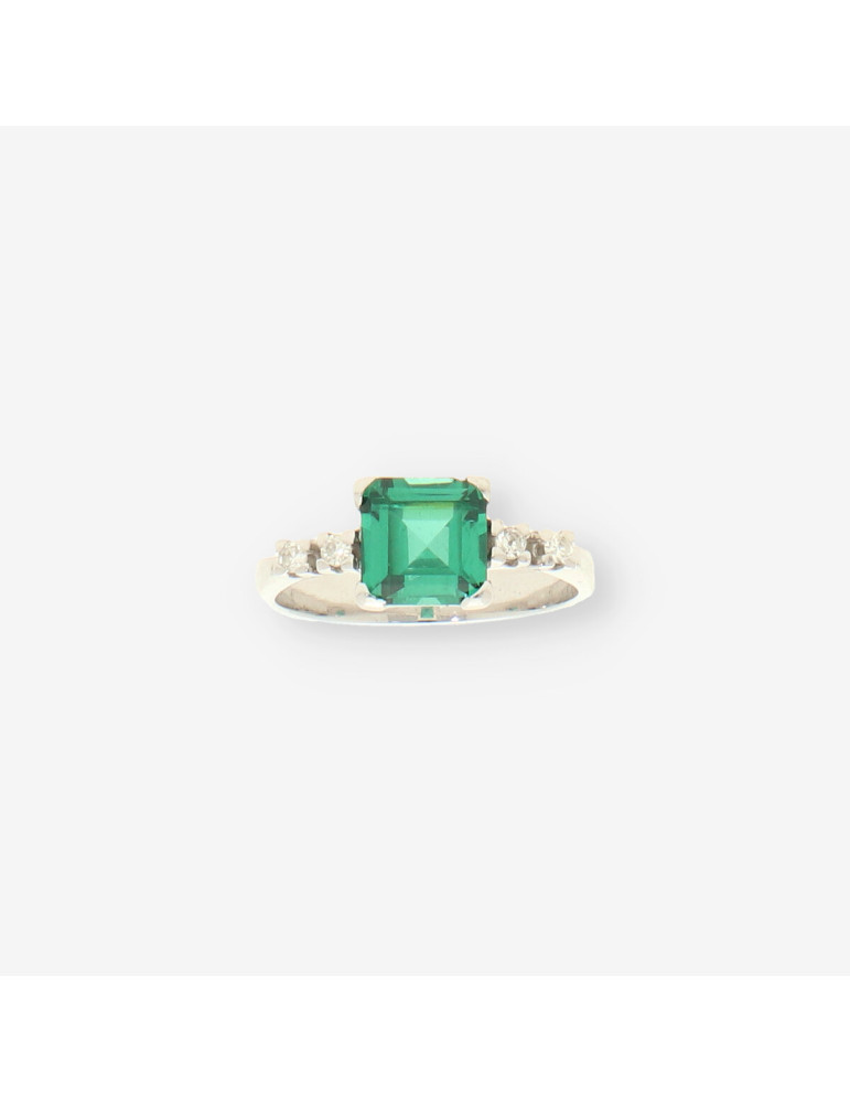 Anillo oro blanco p. verde y brillantes