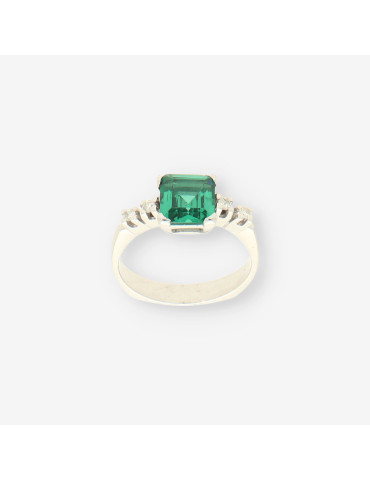 Anillo oro blanco p. verde y brillantes