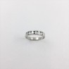 Anillo media alianza de oro blanco y brillantes