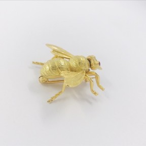 Broche forma de Mosca en oro 18kt