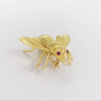 Broche forma de Mosca en oro 18kt