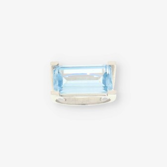 Anillo oro blanco y piedra azul