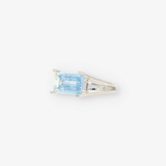 Anillo oro blanco y piedra azul