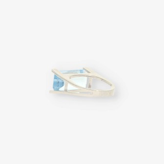 Anillo oro blanco y piedra azul