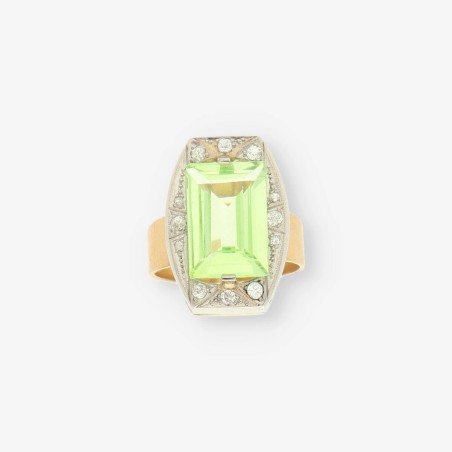 Anillo vintage en oro 18kt con piedra verde