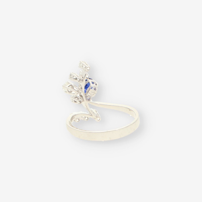 Anillo oro bl. zafiro y brillantes