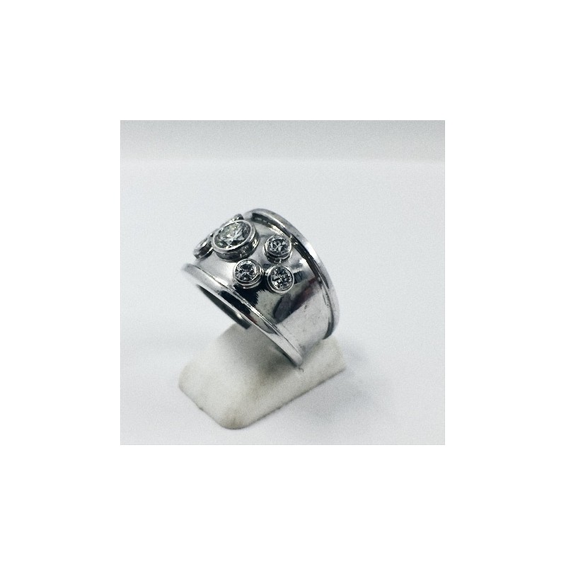 Anillo de oro blanco y brillantes