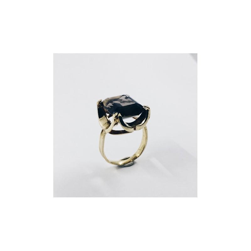 Anillo de oro con cuarzo marrÃ³n