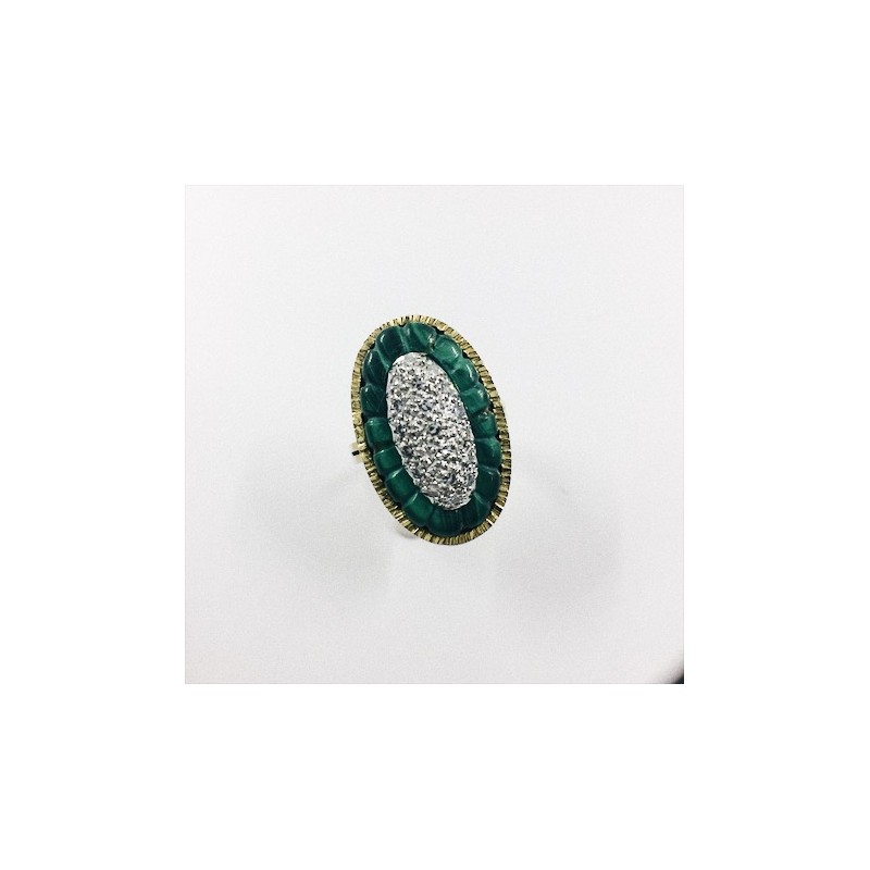 Anillo de oro, brillantes y malaquita