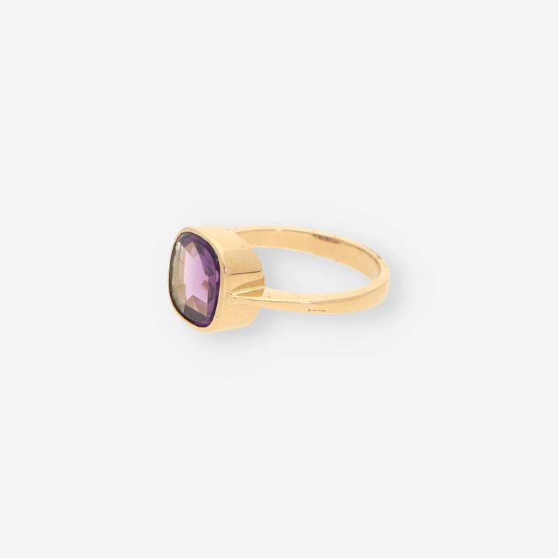 Anillo oro piedra lila