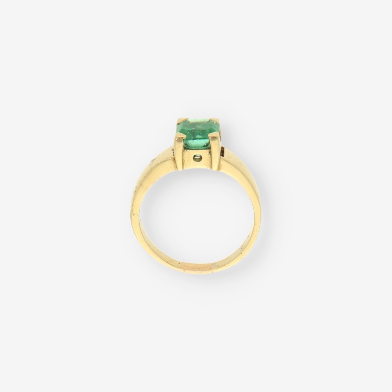 Anillo oro piedra verde
