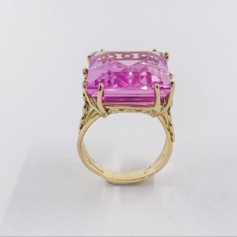 Anillo en oro 18kt  con piedra tipo rosa de Francia