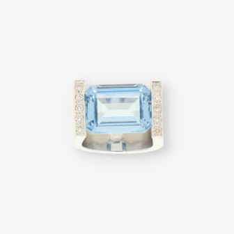 Anillo oro blanco topacio y brillantes