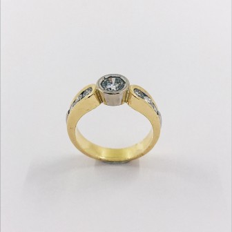 Anillo en oro 18kt con birllantes